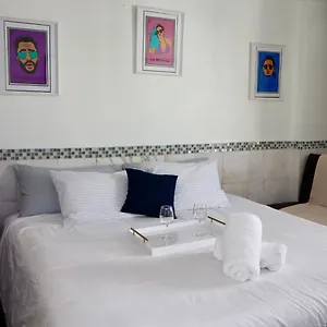 Apartment Isla Modern With Pool, San Juan