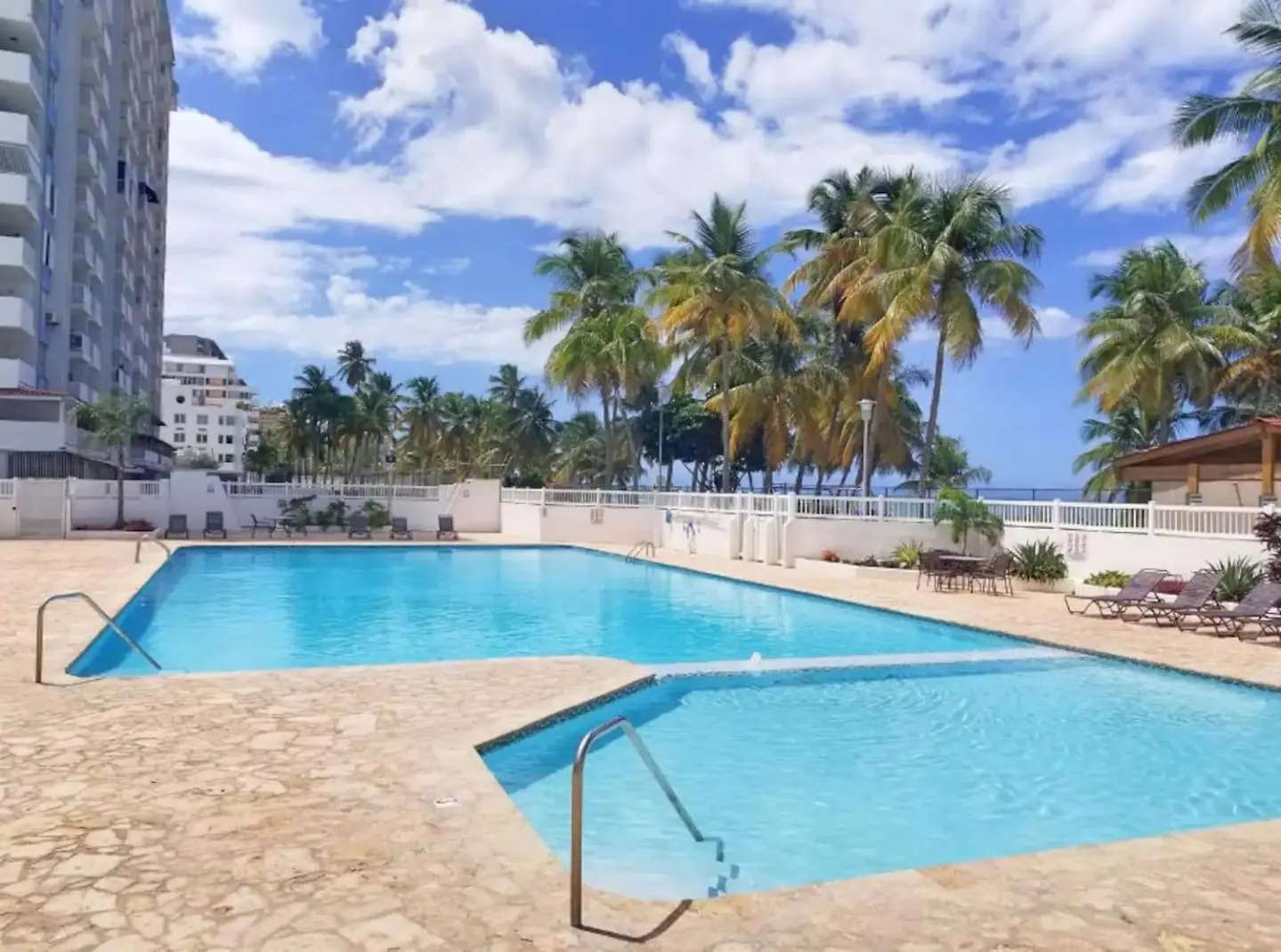 Steps From Foxwoods Casino- Beachfront Stay With Pools San Juan