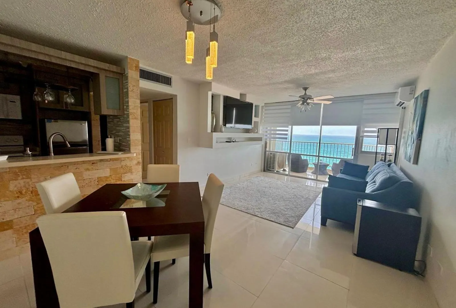 Steps From Foxwoods Casino- Beachfront Stay With Pools San Juan