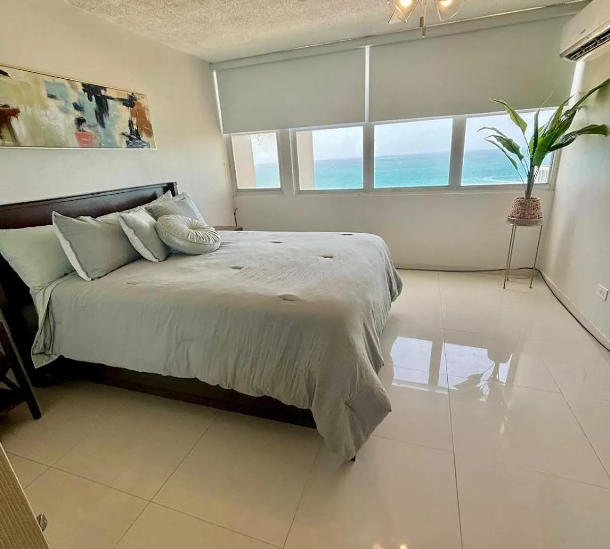 Apartment Steps From Foxwoods Casino- Beachfront Stay With Pools San Juan Puerto Rico