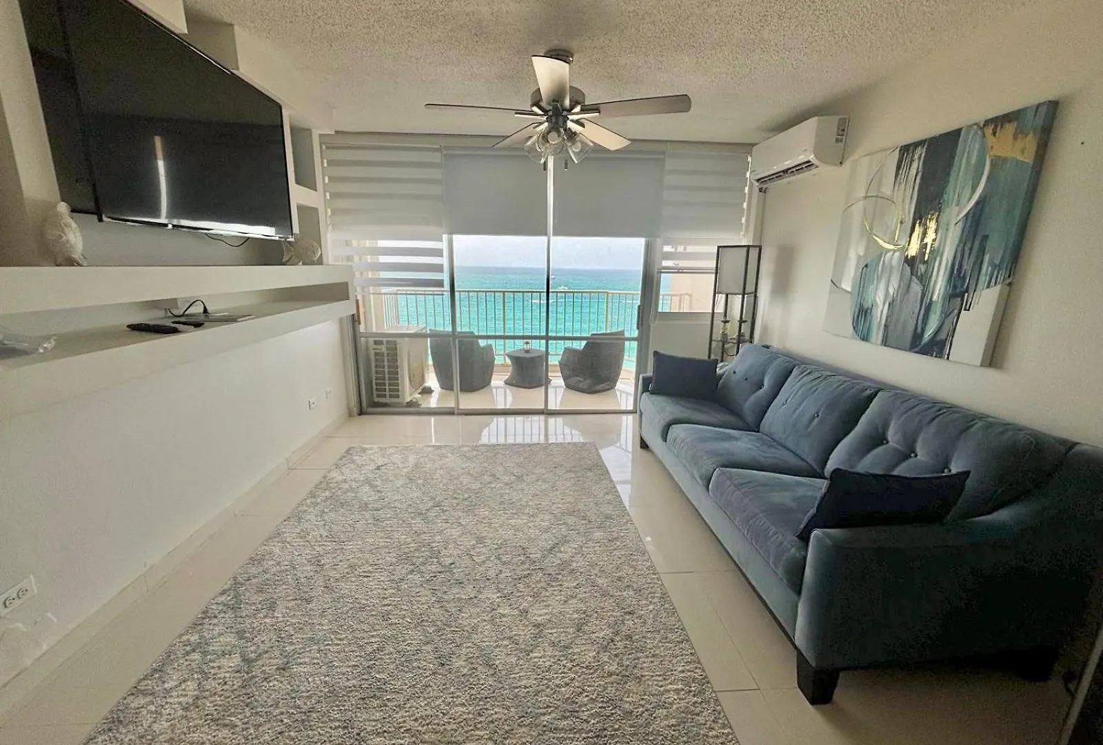 Steps From Foxwoods Casino- Beachfront Stay With Pools San Juan Apartment