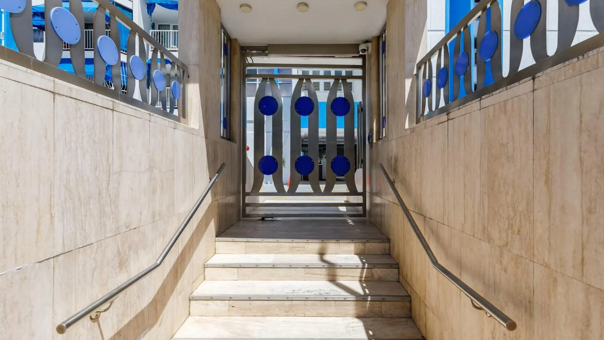 Apartment Steps From Foxwoods Casino- Beachfront Stay With Pools San Juan Puerto Rico