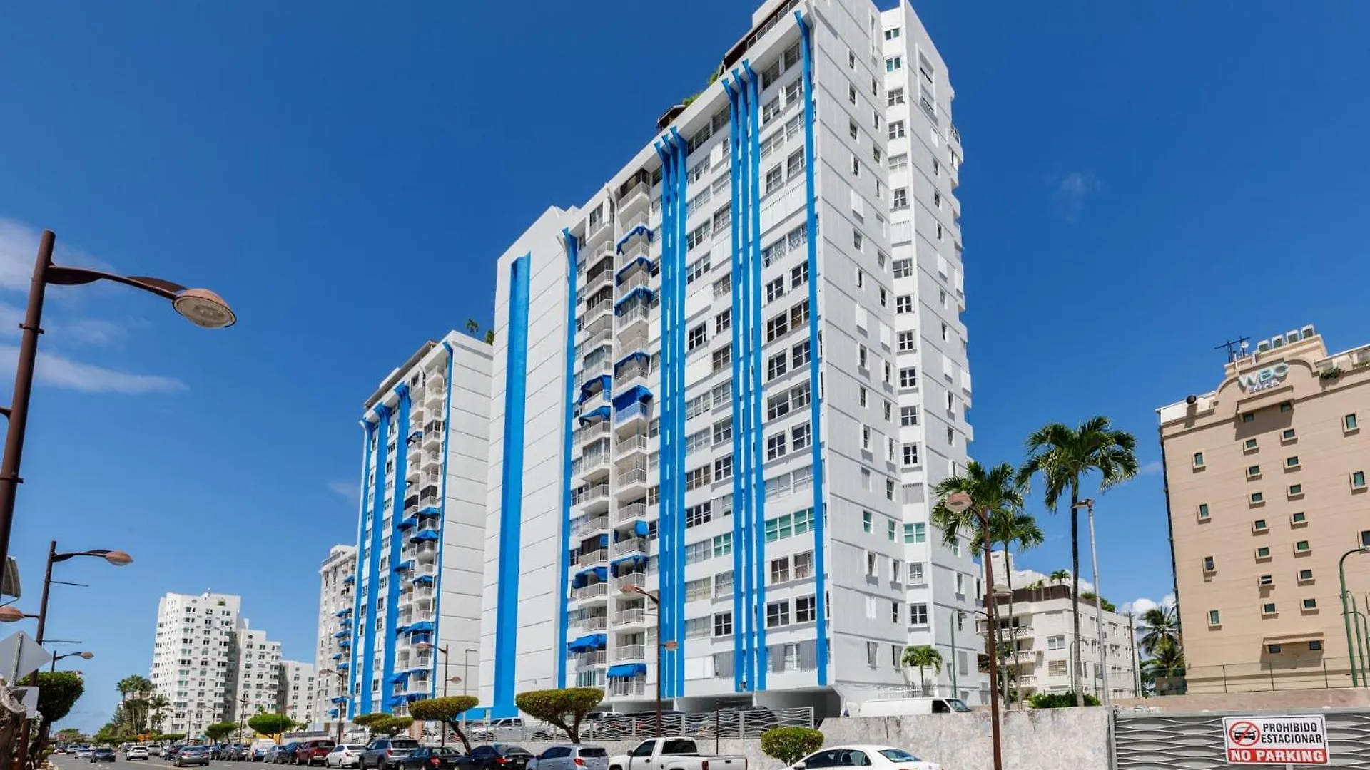 Steps From Foxwoods Casino- Beachfront Stay With Pools San Juan 0*,