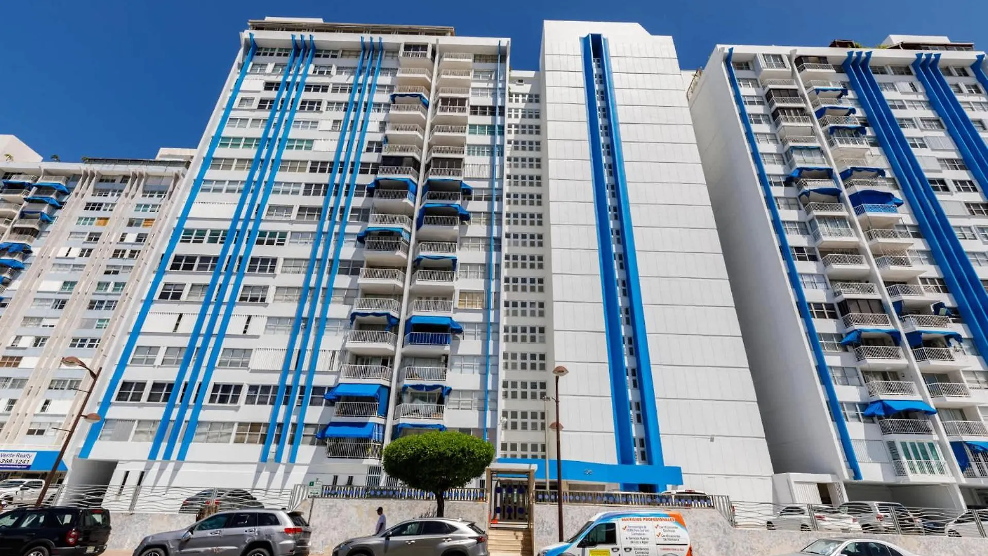 Steps From Foxwoods Casino- Beachfront Stay With Pools San Juan Apartment