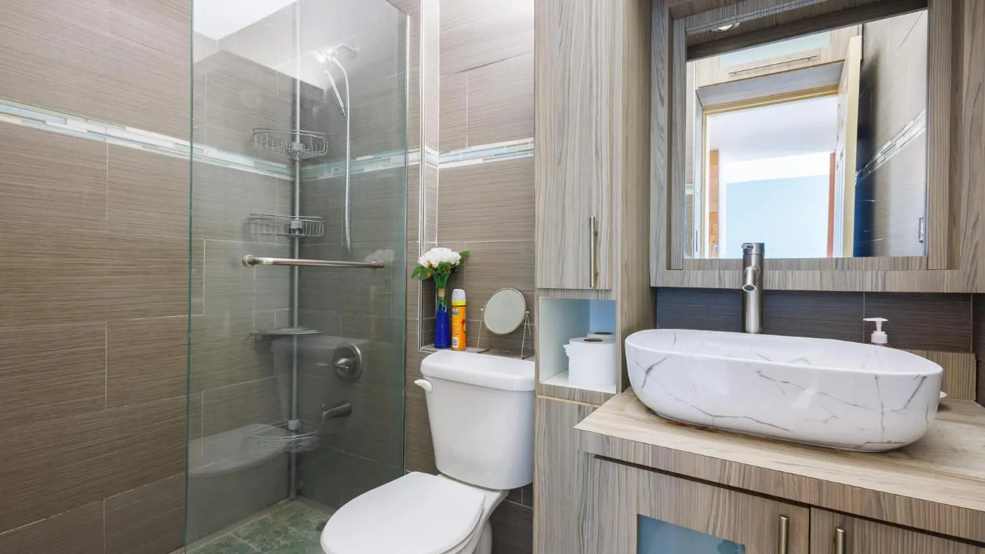 Apartment Steps From Foxwoods Casino- Beachfront Stay With Pools San Juan Puerto Rico